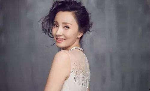 陶虹吃瓜小表妹图片,趣味瞬间引网友热议